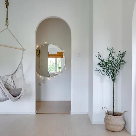 Excellent Downtown Location! Self-service! *