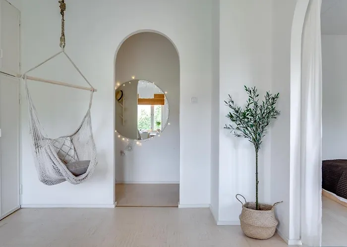 Excellent Downtown Location! Self-service! *